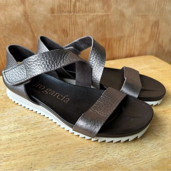 Pedro Garcia Metallic Leather Flat Low Heel Open Toe Sandals - Picture 1 of 16